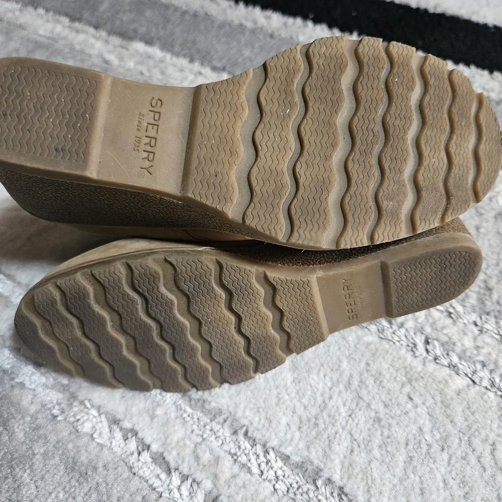Sperry elegant tan